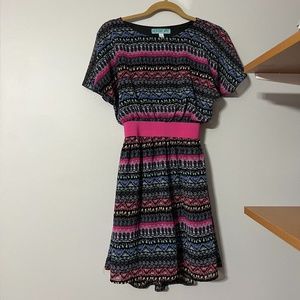 Patterned Dress with Short Sleeves